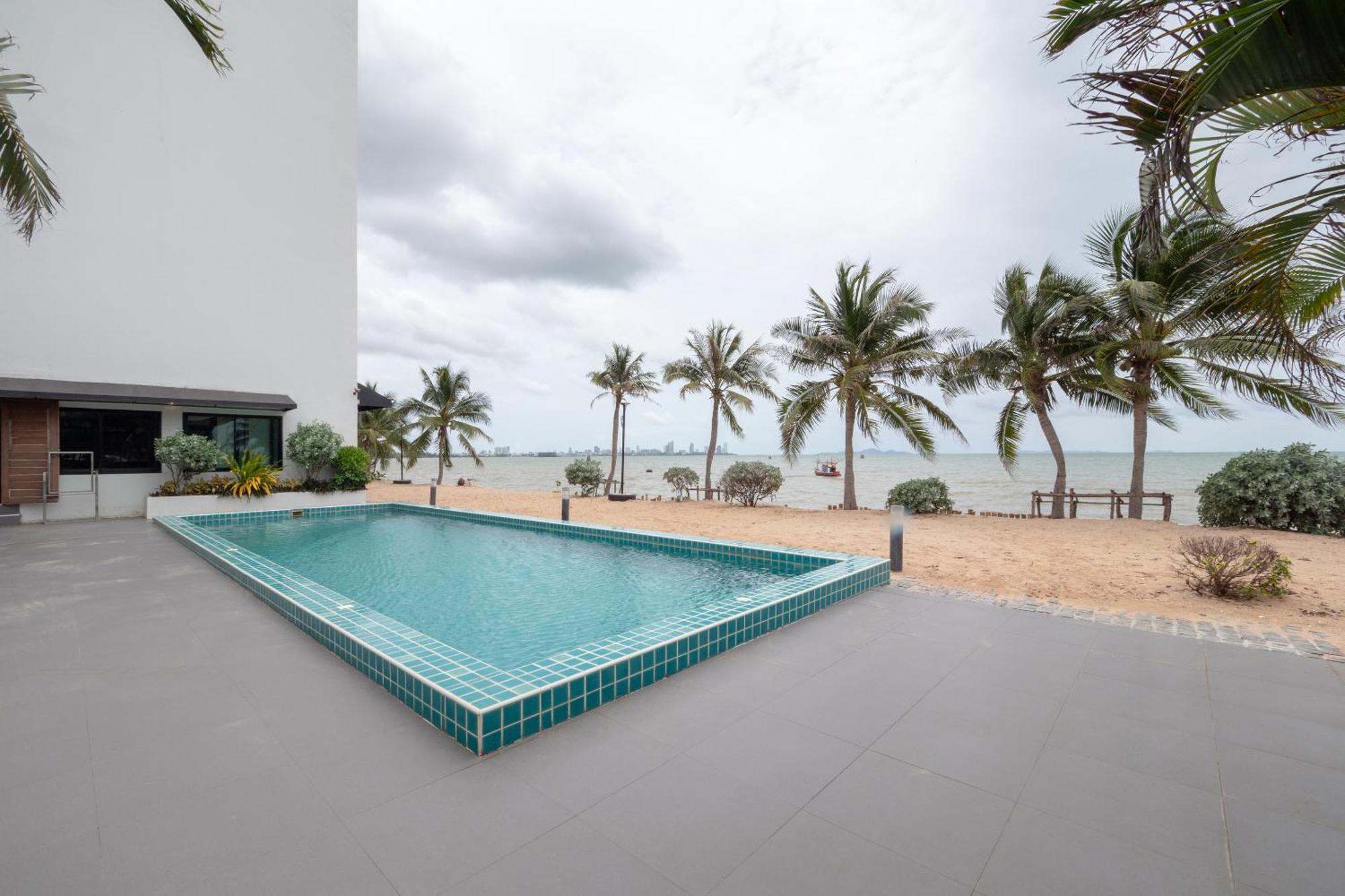 CAPITAL O 1088 Golden Dragon Beach Resort Landkreis Landkreis Bang Lamung Exterior foto